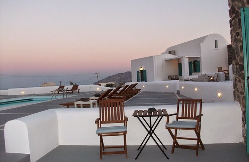 Imerovigli Villa | R 388 Two Bedroom Villa with Pool Breakfast Inc