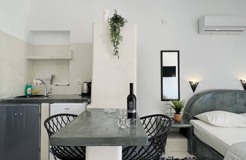 Oia House | Santo Margarita
