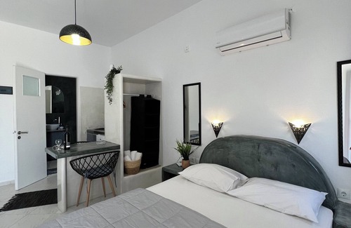 Oia House | Santo Margarita