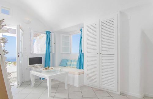 Imerovigli Hotel | Zenith Blue Traditional Houses