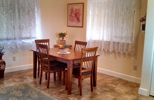 Fern Acres House | 1 Bdr 1 Bth House With Whirlpool Tub