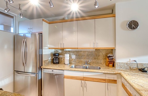 Honokowai Condo | 100% Oceanfront & Unobstructed View -The Mahana 8th floor, 1BR/2BATHROOMS!