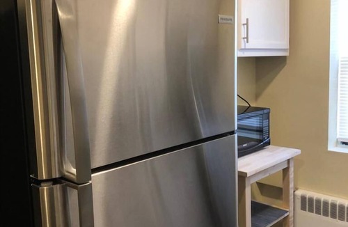 Industry Apartment | 1703 5G · Blue Gem 2bed Apt-20 min to NYC/Parking Avail.