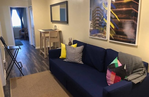 Industry Apartment | 1703 5G · Blue Gem 2bed Apt-20 min to NYC/Parking Avail.