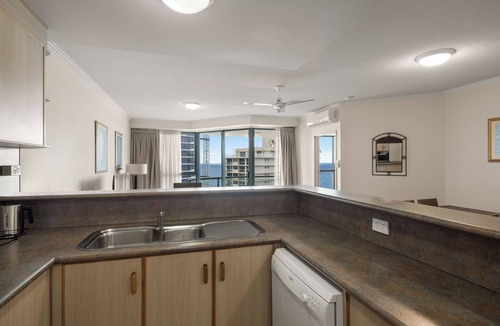 Surfers Paradise Apartment | 1BR Ocean View Apartment - Sun City 2303