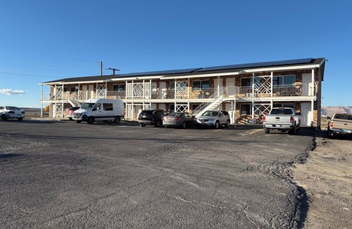 Green River Apartment | 2-bed 2-bath family friendly apt in lovely Green River will sleep 7.