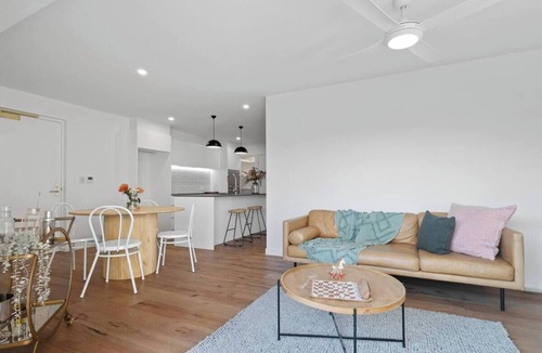 Auchenflower Apartment | 2 bed close to Wesley hospital & Suncorp Stadium