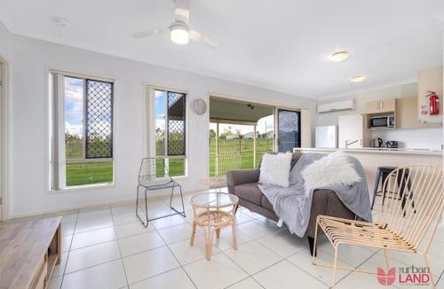 Peak Crossing Villa | 2 Bedrooms villa Countryside Retreat
