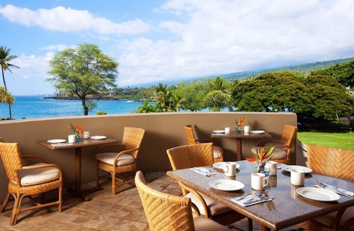 Keauhou House | 2 x Club Oceanfront 2 Double Beds at Outrigger Kona Resort and Spa