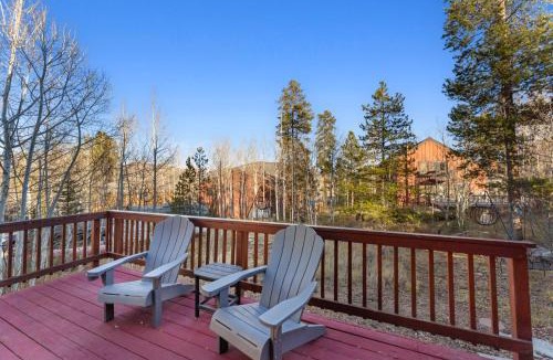 Wildernest Villa | 241 North Side Circle Unit A : 2