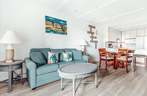 Nawiliwili Apartment | 2BR Unit | Walk to Kalapaki Beach – Onsite Pool, Tennis & Easy Access to Dining