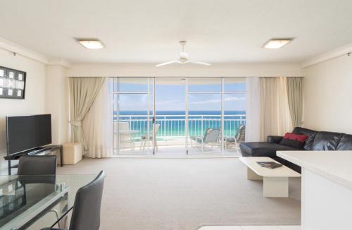 Burleigh Heads Apartment | 2nd Avenue Apartments - Hosted by Burleigh Letting