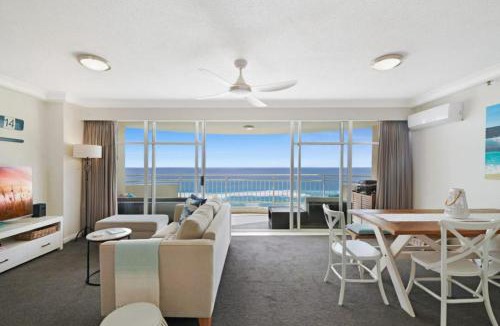 Burleigh Heads Apartment | 2nd Avenue Apartments - Hosted by Burleigh Letting