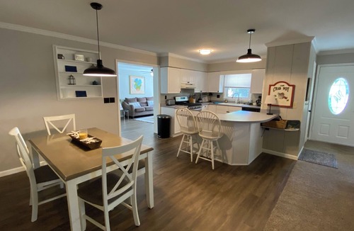 Southport House | 3-bedroom house in charming Southport with AC, WiFi