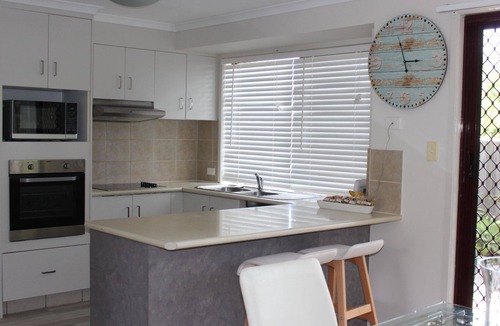 Labrador House | 3 Bedroom Townhouse- with free wifi