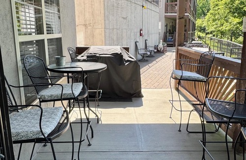 Hollister Condo | 3 BR, 3 Bth, Vickery Resort Lower level with walkout to the lake.