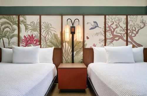 Ala Moana Hotel | 3 Sleek Units, Urban Garden Setting, Pool Enjoyment, Close to Local Attractions