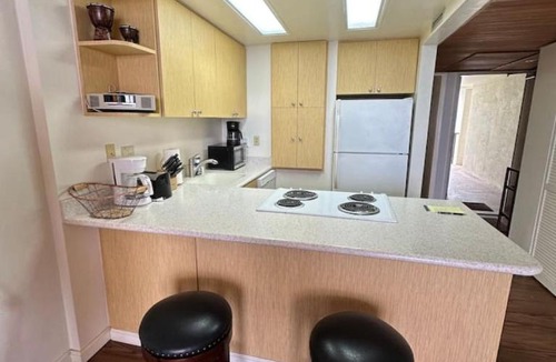 Makaha Apartment | 305 On the Beach