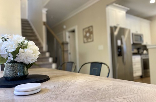 East Point House | 4 Bedroom Suites Under 1 Roof Near Downtown Atlanta & Airport