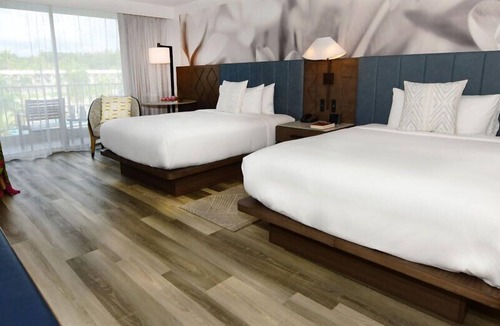 Lihue Hotel | 4 Comfortable Rooms w/Ocean View! Steps Away from Kalapaki Beach! Outdoor Pool!