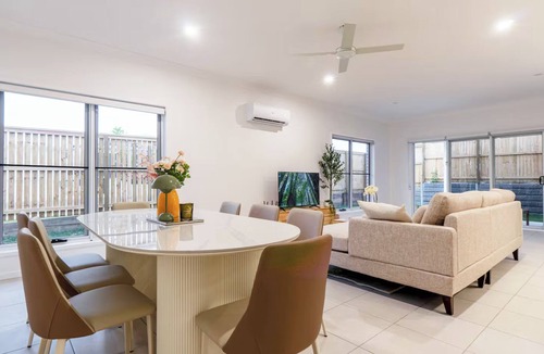 Ripley House | 4BR Warm & Relaxing Ripley Escape - Inspire Haven