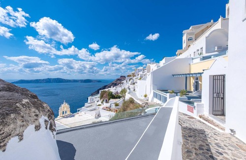 Firostefani Apartment | 50 m² Serviced apartment ∙ 127 guests
