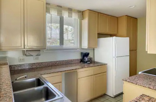 Poipu Condo | A BEAUTIFUL OCEANFRONT RESORT, 2BDRM, Full Kitchen, wifi, pool & bar, fitness
