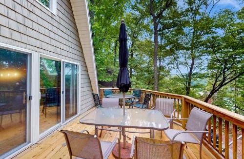 Flat Hollow Marina House | A Frame Cabin Sleeps 9 Pickleball Court Boat Slip