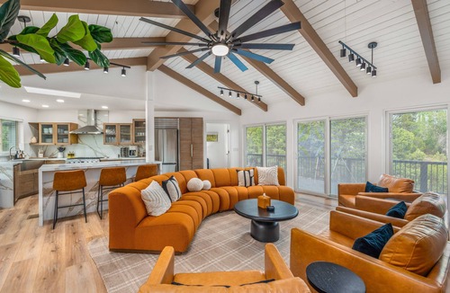West Sedona House | Across Hiking Trails | Stunning Red Rock Views | Sleeps 18 | Pool, Pickleball, Hot Tub & Theater