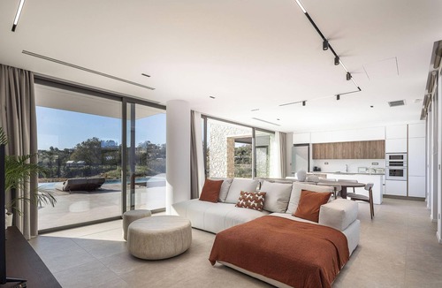 Tersanas Villa | Aeora Villa, Shoreline Getaway