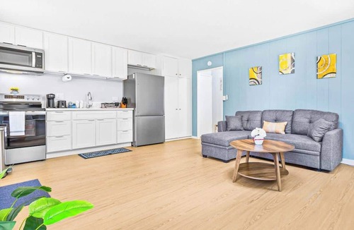 Pacific Heights Apartment | Aloha Comfort Stay one bedroom with private patio