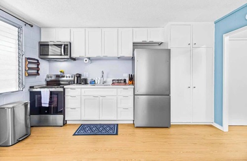 Pacific Heights Apartment | Aloha Comfort Stay one bedroom with private patio