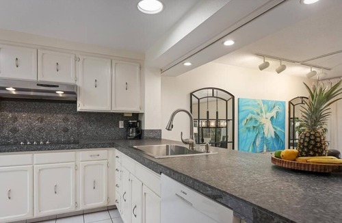 Kahaluu-Keauhou Condo | Aloha Condos, Kona Coast Resort, Townhome 7-106, Ocean View, AC