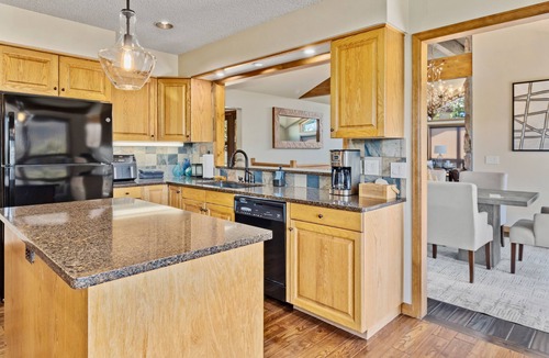Windcliff Estates House | Alpenglow Vacation Home At Windcliff 4 Bedroom Home by RedAwning