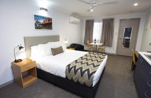 Wilsonton Hotel | Altitude Motel Apartments