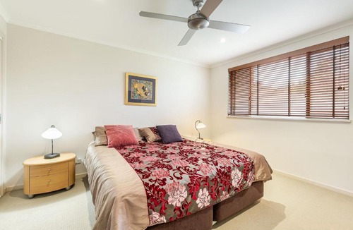 Iluka House | Amarco Spacious Riverfront with Sunset Views