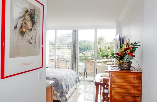 Waikiki Apartment | Amazing Diamond Head and Ocean Views, Prime Location-Free High Speed Wifi