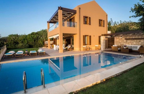 Plaka House | Anemos Villa Ferienhaus Aussicht Gemütlicher beheizter Pool by Interhome
