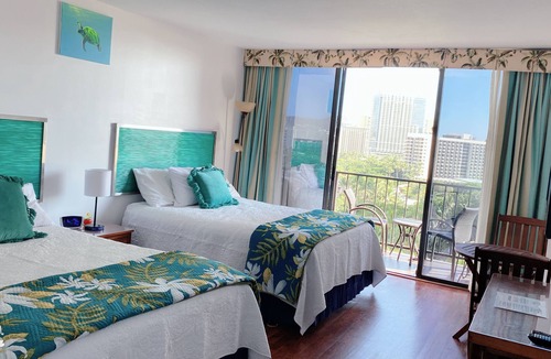 Waikiki Hotel | Aqua Palms Waikiki FREE PARKING, Across Hilton Village