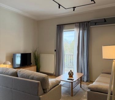 Karditsa Apartment | B2 Pausilipon Park Corner