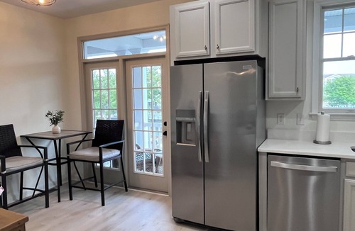 Sun Ridge House | Bayside Resort renovated 4 bed, 3.5 bath, across from Sun Ridge pool! Sleeps 10