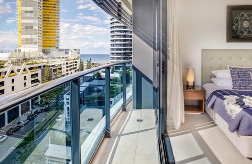 Broadbeach Apartment | BEACH Holiday at Oracle - level 7