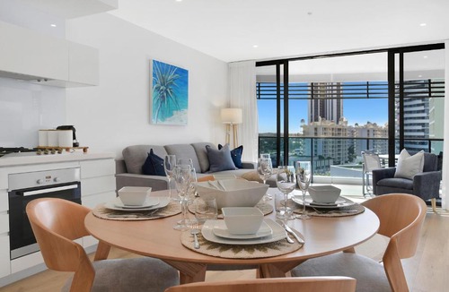 Broadbeach Apartment | BEACH Holiday at Oracle - level 7