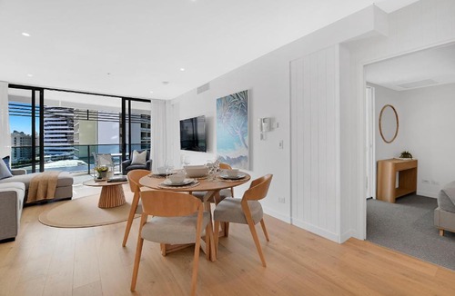 Broadbeach Apartment | BEACH Holiday at Oracle - level 7