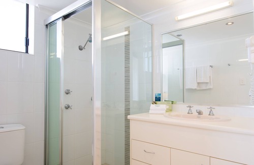 Coolangatta Hotel | Beach House Seaside Resort Coolangatta