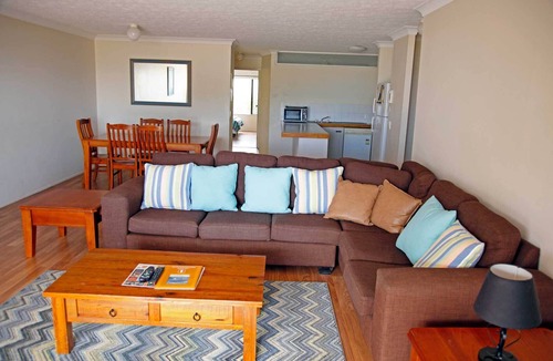 Miami Apartment | Beachfront Bliss – Your Ultimate Coastal Getaway