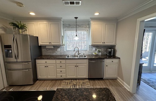 Sandy Springs House | Beautiful 2BR 1BA - Atlanta's Best Location & Amenities