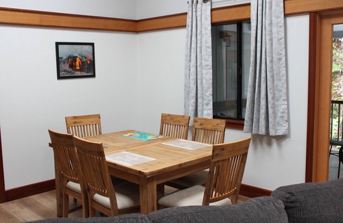 Ohia Estates House | Beautiful 3 Bedroom Rainforest Retreat, minutes from HVNP