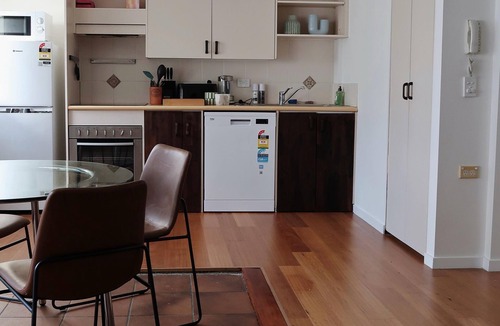 Kangaroo Point Apartment | Beautiful Apartment by the Cliff and the river