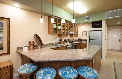 Kahaluu Bay Condo | Beautiful Condo Across the Street from Beach w/Ocean View and Great Snorkeling!